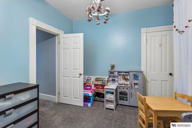 1019 S 30th Avenue, Omaha, NE 68105
