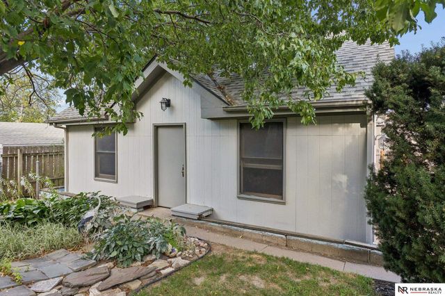 1019 S 30th Avenue, Omaha, NE 68105