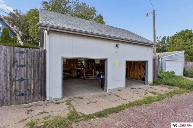 1019 S 30th Avenue, Omaha, NE 68105
