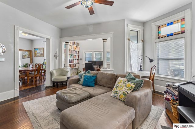 1019 S 30th Avenue, Omaha, NE 68105