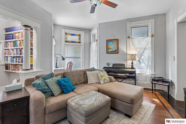1019 S 30th Avenue, Omaha, NE 68105