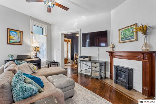 1019 S 30th Avenue, Omaha, NE 68105