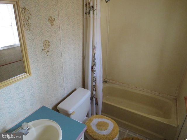 1126 MYERS DR, Hartly, DE 19953