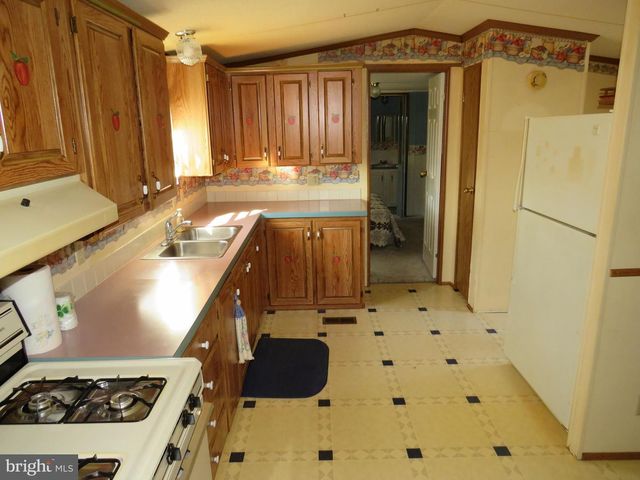 1126 MYERS DR, Hartly, DE 19953