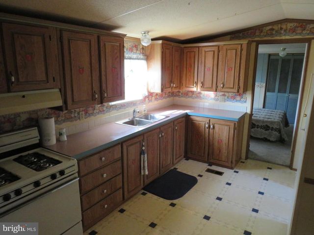 1126 MYERS DR, Hartly, DE 19953