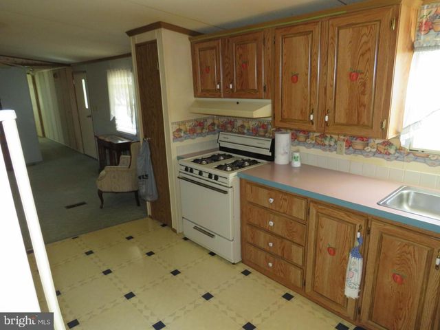 1126 MYERS DR, Hartly, DE 19953