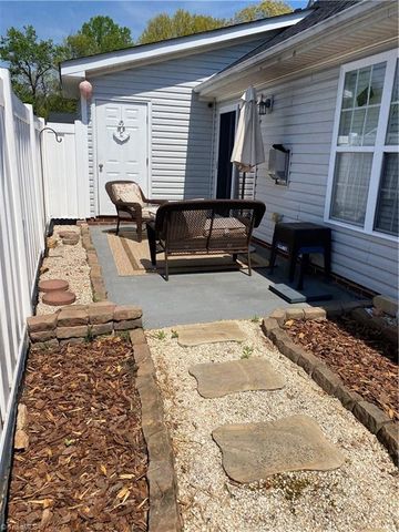 1108 Quaker Ridge Drive, Kernersville, NC 27284