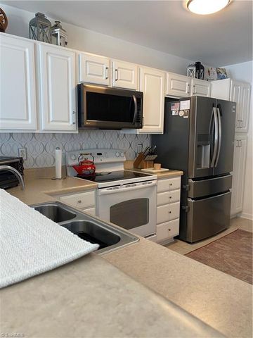 1108 Quaker Ridge Drive, Kernersville, NC 27284
