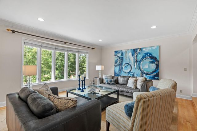 592 County Road 24, Wayzata, MN 55391