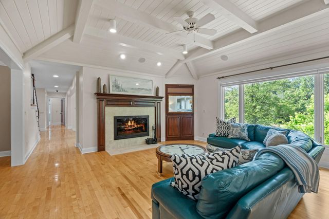 592 County Road 24, Wayzata, MN 55391