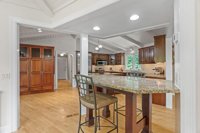 592 County Road 24, Wayzata, MN 55391
