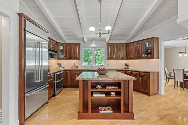 592 County Road 24, Wayzata, MN 55391