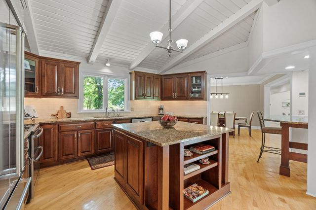 592 County Road 24, Wayzata, MN 55391