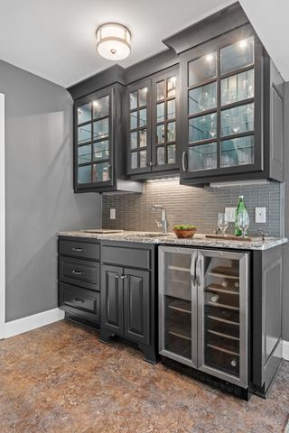 592 County Road 24, Wayzata, MN 55391