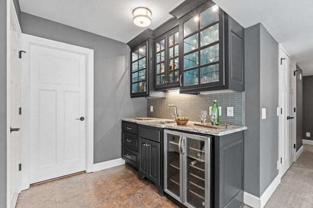 592 County Road 24, Wayzata, MN 55391