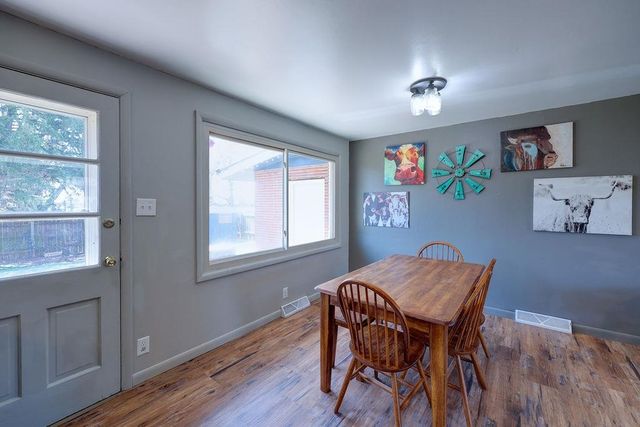 1817 E 13th Ave, Winfield, KS 67156