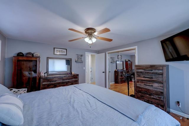 1817 E 13th Ave, Winfield, KS 67156