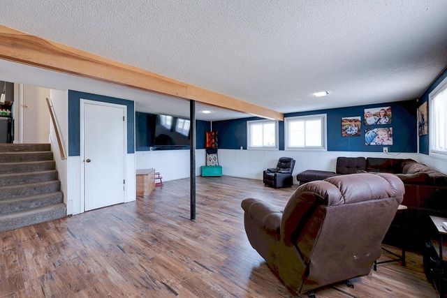 1817 E 13th Ave, Winfield, KS 67156