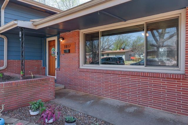 1817 E 13th Ave, Winfield, KS 67156