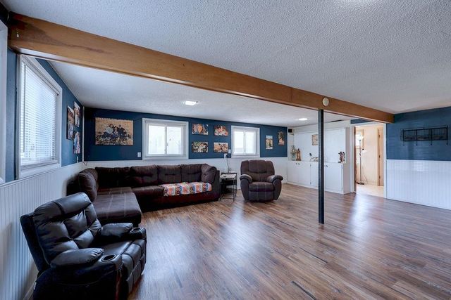 1817 E 13th Ave, Winfield, KS 67156