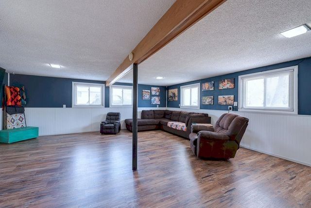 1817 E 13th Ave, Winfield, KS 67156