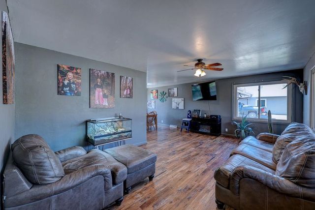 1817 E 13th Ave, Winfield, KS 67156