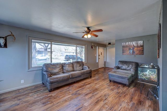 1817 E 13th Ave, Winfield, KS 67156