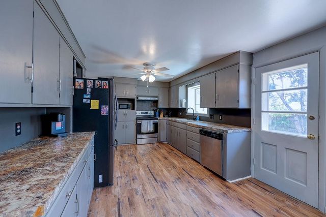 1817 E 13th Ave, Winfield, KS 67156