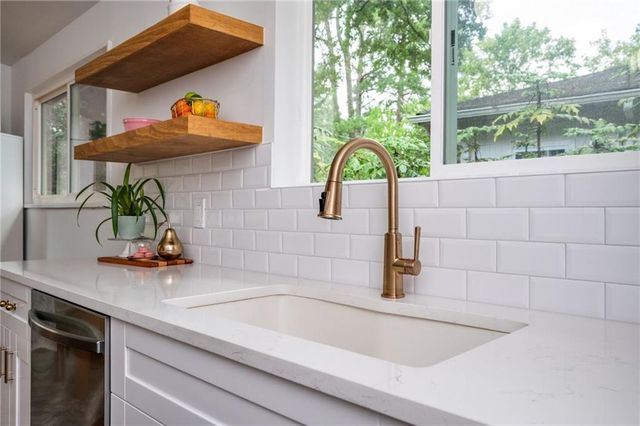 2672 Brook Park Way, Doraville, GA 30340