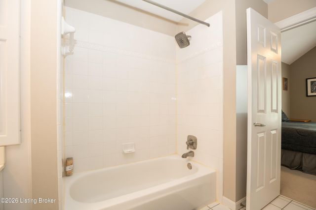7003 Windham Pkwy, Prospect, KY 40059