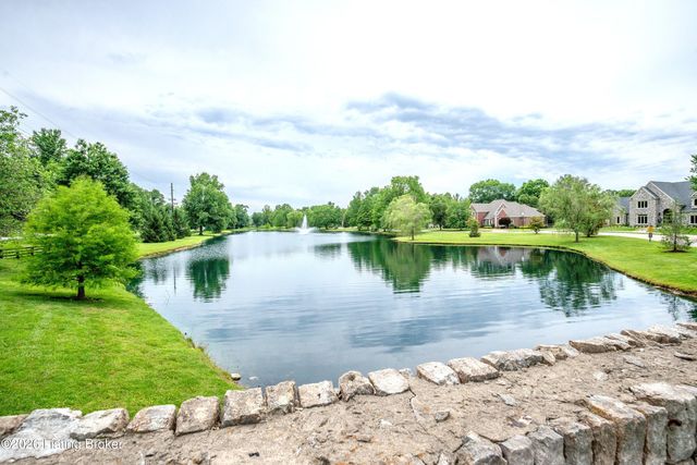 7003 Windham Pkwy, Prospect, KY 40059
