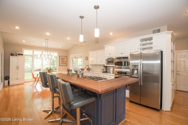 7003 Windham Pkwy, Prospect, KY 40059