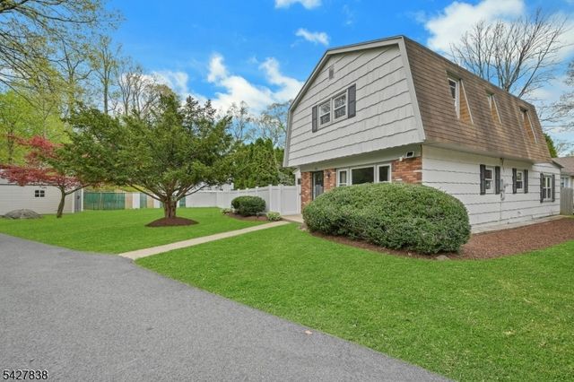 14 Parker Rd, Mount Arlington Boro, NJ 07856
