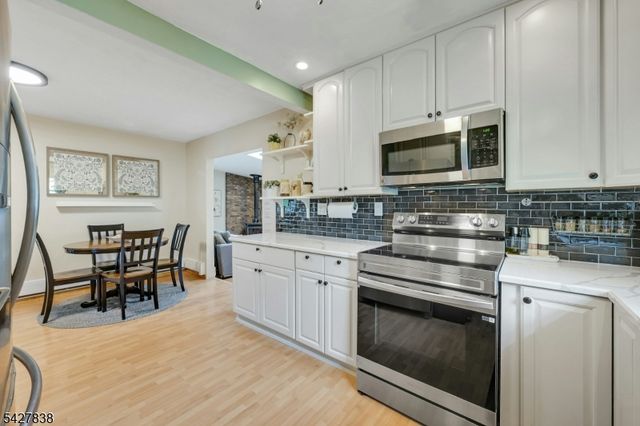 14 Parker Rd, Mount Arlington Boro, NJ 07856
