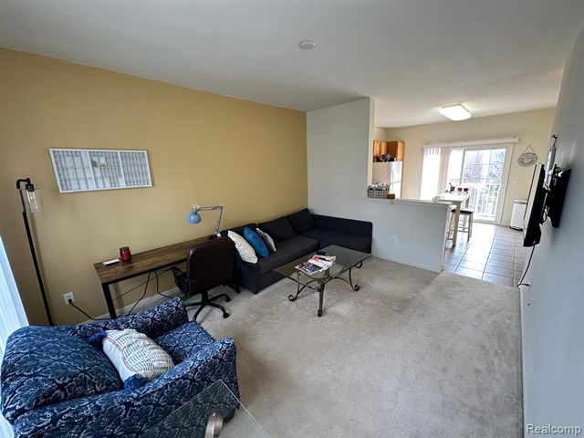44737 Gwinnett Loop, Novi, MI 48377