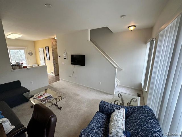 44737 Gwinnett Loop, Novi, MI 48377