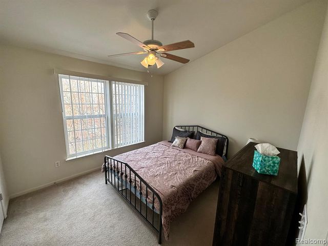 44737 Gwinnett Loop, Novi, MI 48377