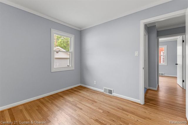 8276 Riverview Street, Dearborn Heights, MI 48127