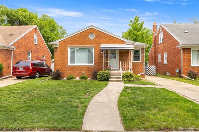 8276 Riverview Street, Dearborn Heights, MI 48127
