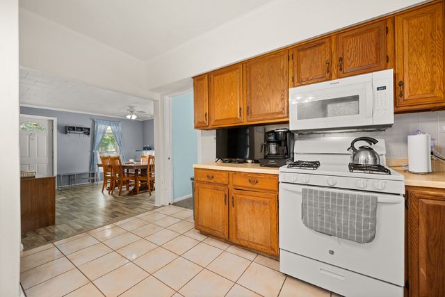 711 S 4th Street, Dekalb, IL 60115