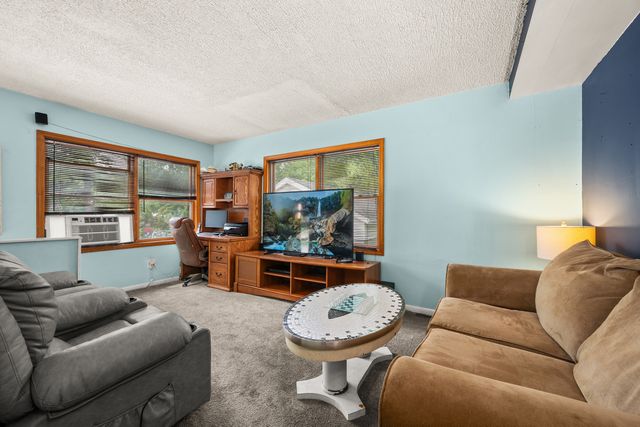 711 S 4th Street, Dekalb, IL 60115