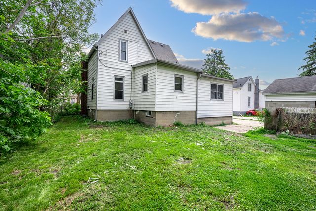 711 S 4th Street, Dekalb, IL 60115