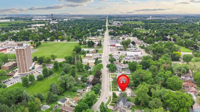 711 S 4th Street, Dekalb, IL 60115