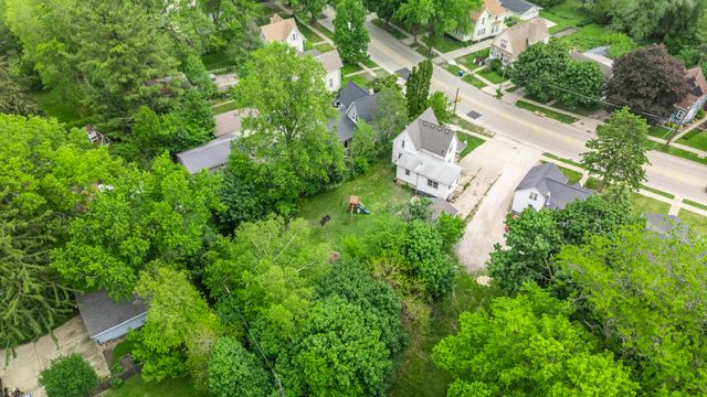 711 S 4th Street, Dekalb, IL 60115