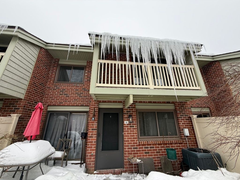 12 Greenbrook Drive 12, Stoughton, MA 02072