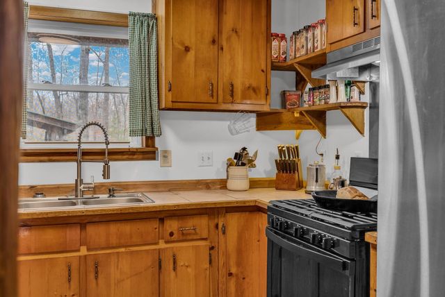 13465 Lantana Rd, Crossville, TN 38572