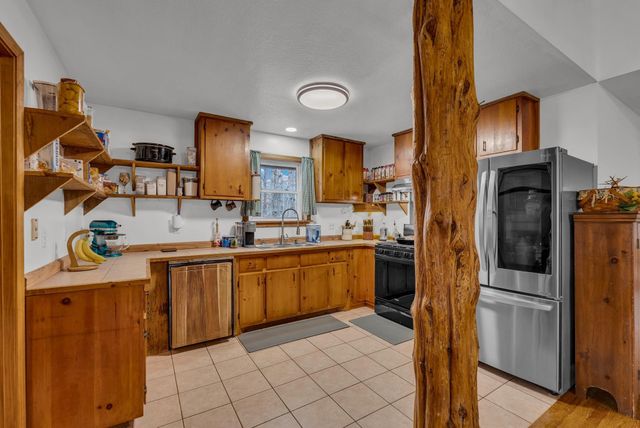 13465 Lantana Rd, Crossville, TN 38572