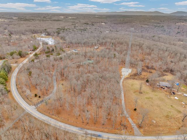 13465 Lantana Rd, Crossville, TN 38572