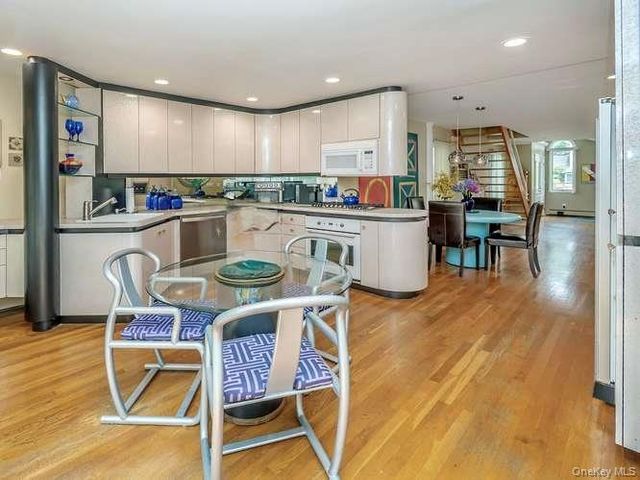 3 Woodland Avenue, Glenwood Landing, NY 11547