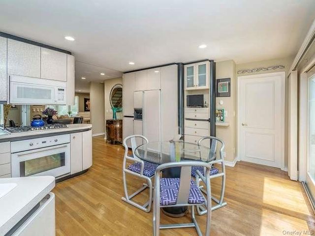 3 Woodland Avenue, Glenwood Landing, NY 11547